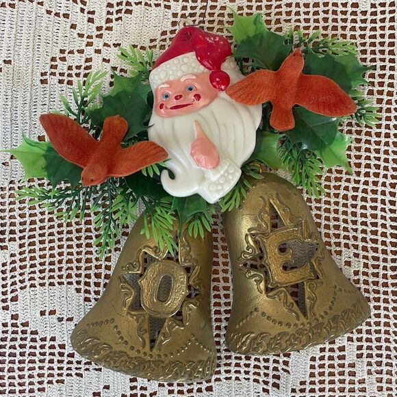 Vintage plastic Santa Claus with bells and wreath Christmas ornament - Picture 11 of 16